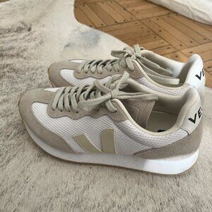 Veja Rio Branco - Size 40 EU/9 US